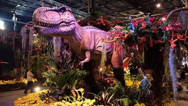 dinosaur sculpture.jpeg