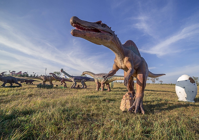 Lifelike Animatronic Dinosaurs.jpeg