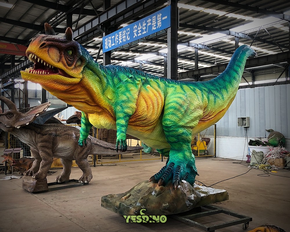Realistic,animatronic,animals,installation,venue