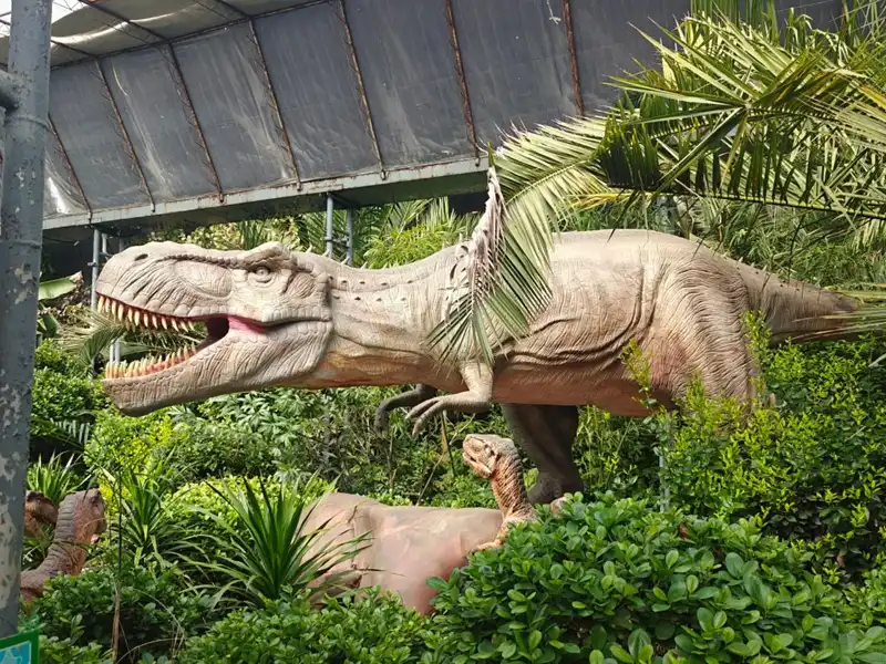 outdoor-grade animatronic dinosaur. outdoor-grade animatronic dinosaur.