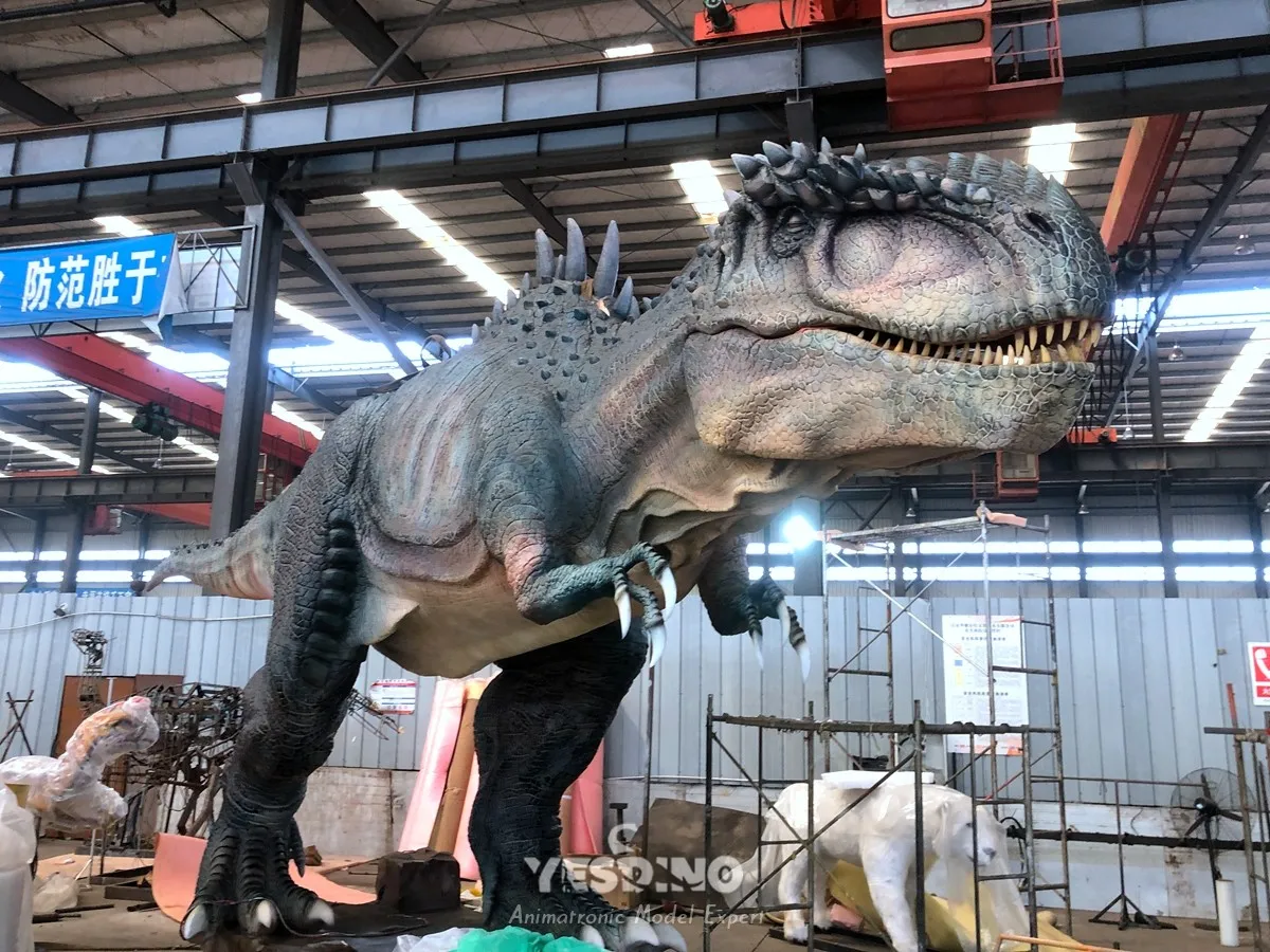 15‑meter‑long animatronic Giganotosaurus