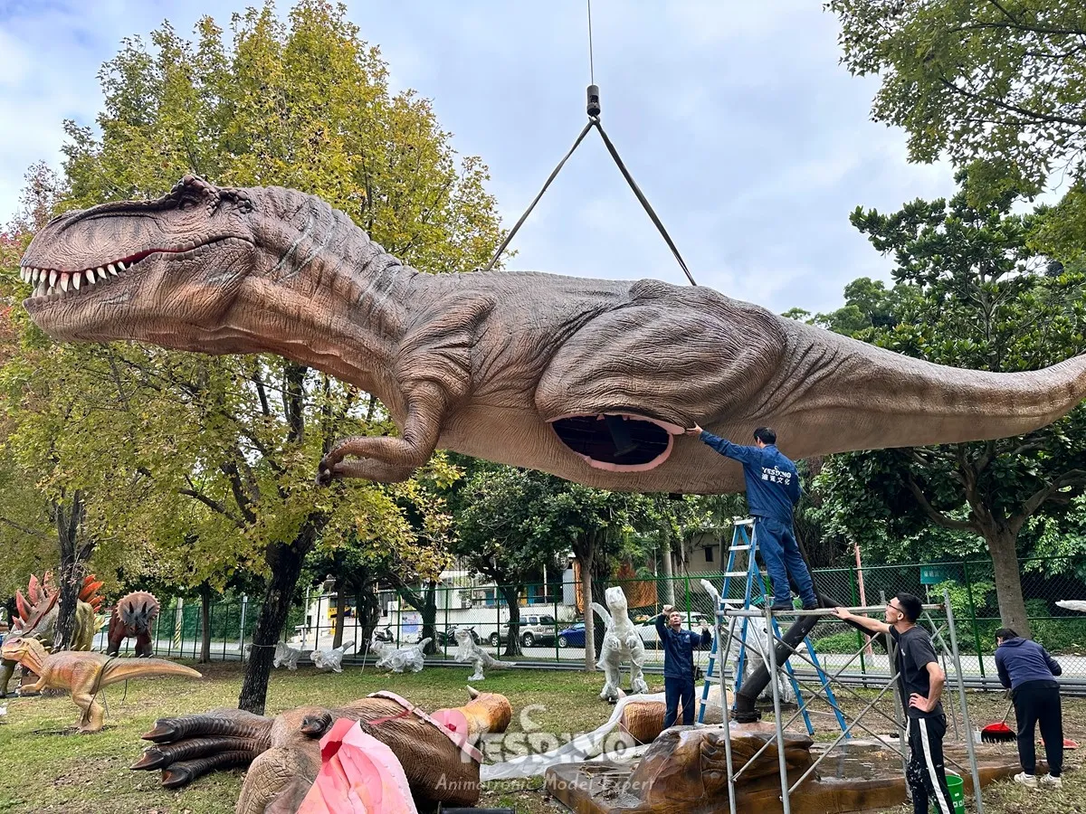 Leg assembly for 15‑meter animatronic Tyrannosaurus Rex