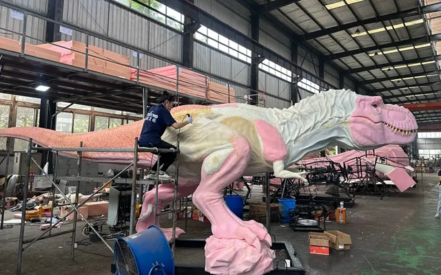 Step 5: applying and texturing the silicone rubber skin of an animatronic dinosaur